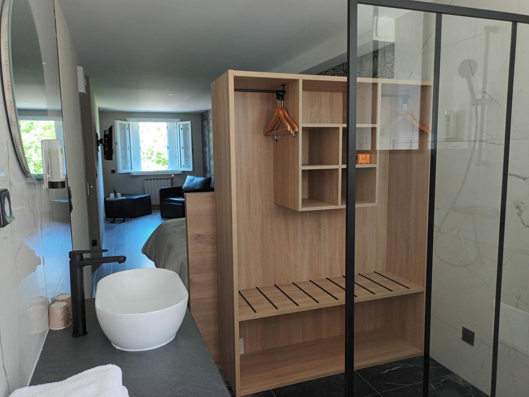 Hotel-Restaurant Logis L'Aubrac לאיול מראה חיצוני תמונה